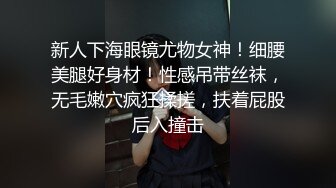 清纯的良家小少妇露脸跟大哥酒店约啪，温柔的舔弄大鸡巴让大哥抠逼玩弄，主动上位喂大哥吃奶子，各种抽插草