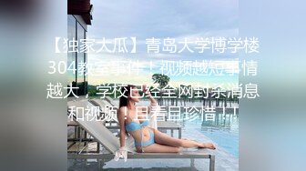 大神旅游景区一路走一路抄底众多的美女少妇眼界大开 (12)