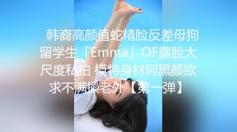 第一次让摄影师帮我们拍的MV