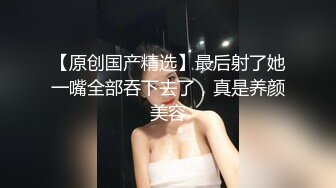 走光-骑电动车少女裙子随风摆