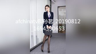 【新片速遞】   【广深城铁CP】动车卫生间固定式偷拍美女乘客和乘务员