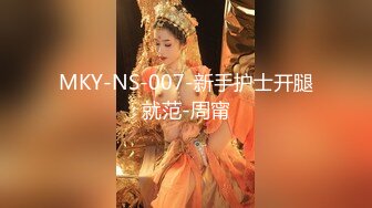 穿可爱彩虹袜的小妹屁眼里却长着一颗大痔疮