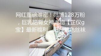 小伙扶着极品女友黑丝大长腿快速抽送 各种姿势啪啪打桩机一样超猛