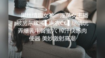 战后温存，女友在梳妆台边化妆，却被男友无情手持镜头拍摄